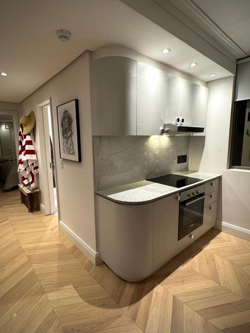 1 Bedroom Property for Sale in Sea Point Western Cape